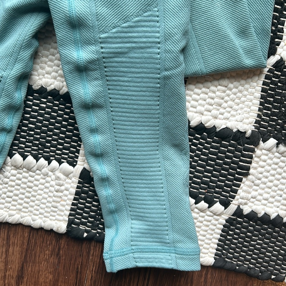 Avocado ribbed long workout tights - Picture 3 of 5